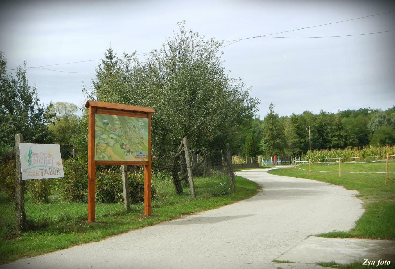 Ferienwohnung Bekesseg Szigete, Klasszik Apartman Sur Exterior foto